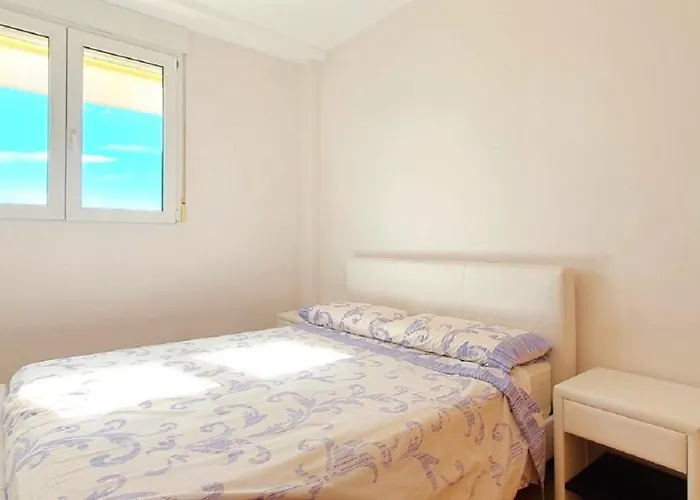 Urb Catamaran Iii Vac024 Denirent